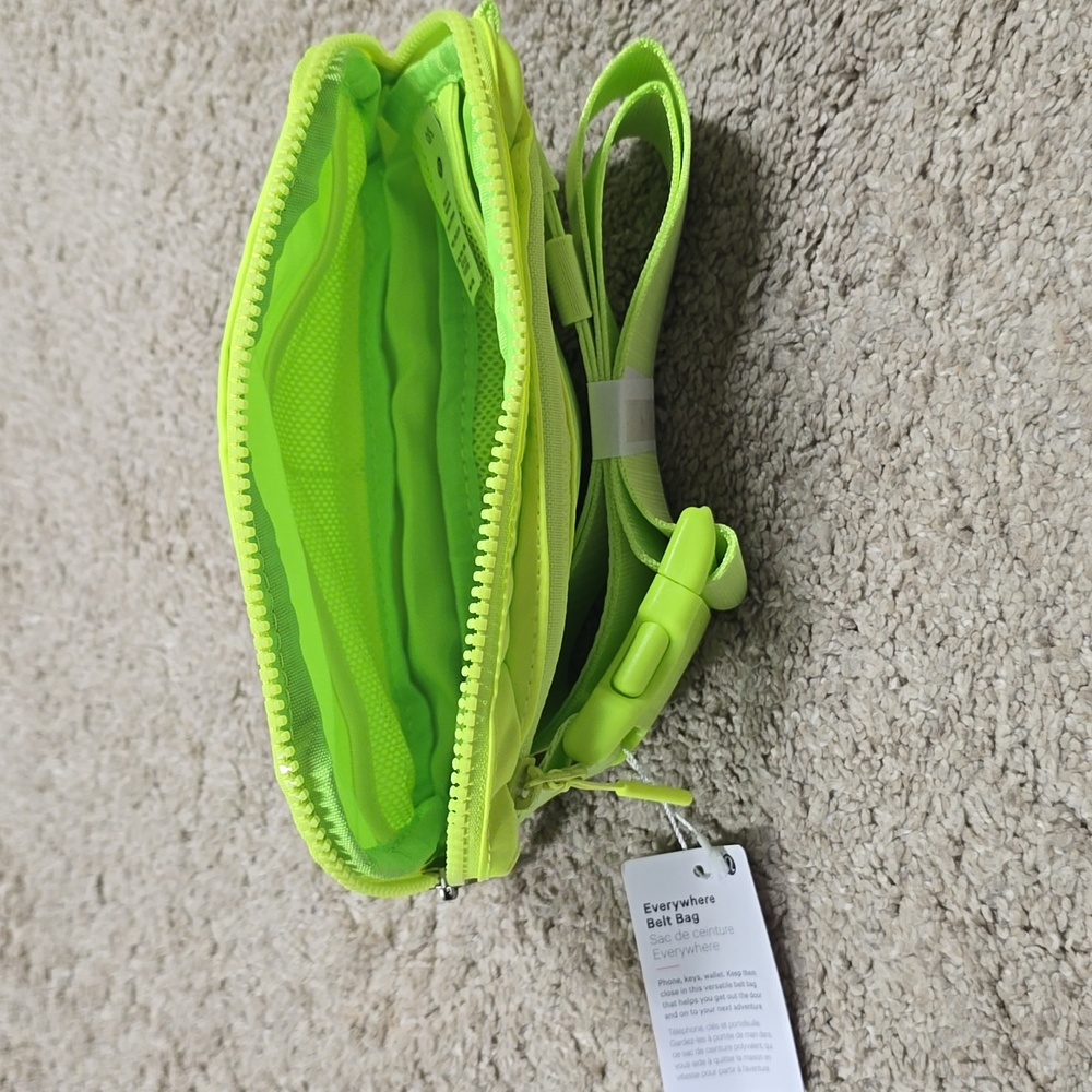 NWT Lululemon Everywhere Belt Bag 1L *Neo Mint - Picture 6 of 7